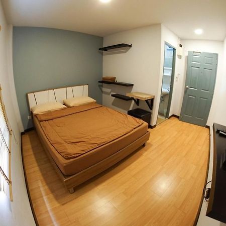 Inn Trog And Inn Soi (Adults Only) Bangkok Luaran gambar