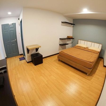 Inn Trog And Inn Soi (Adults Only) Bangkok Luaran gambar