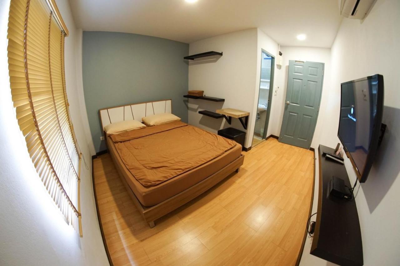 Inn Trog And Inn Soi (Adults Only) Bangkok Luaran gambar