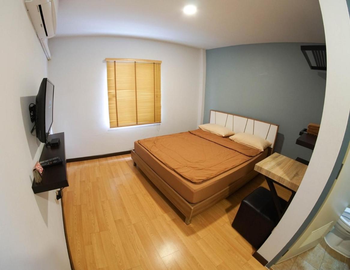 Inn Trog And Inn Soi (Adults Only) Bangkok Luaran gambar