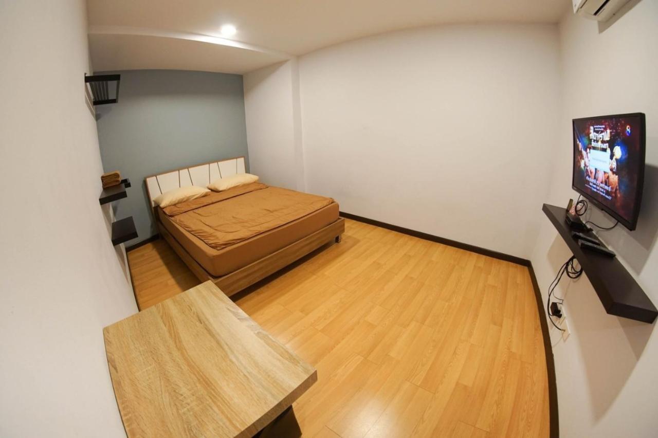 Inn Trog And Inn Soi (Adults Only) Bangkok Luaran gambar