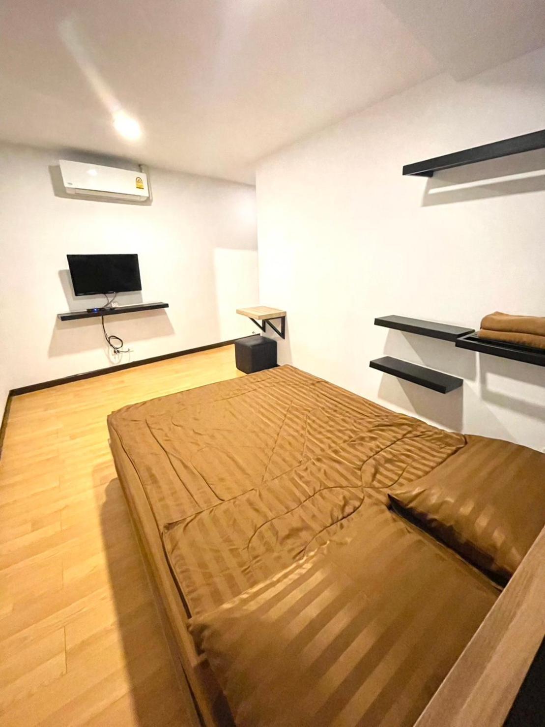 Inn Trog And Inn Soi (Adults Only) Bangkok Luaran gambar