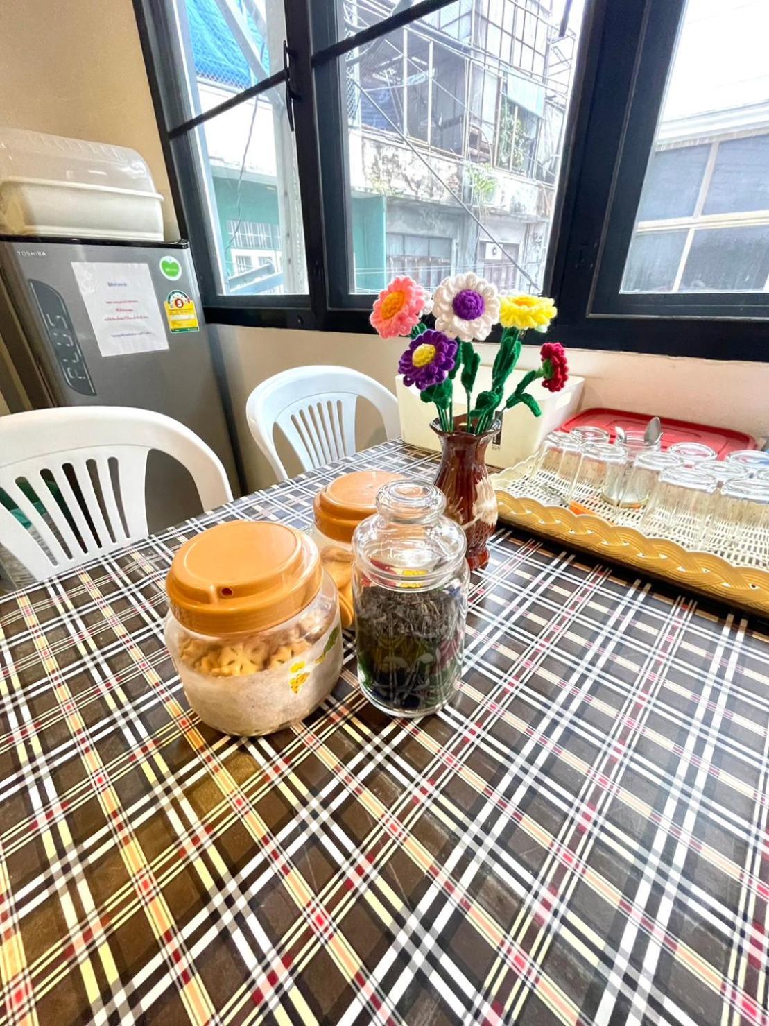 Inn Trog And Inn Soi (Adults Only) Bangkok Luaran gambar