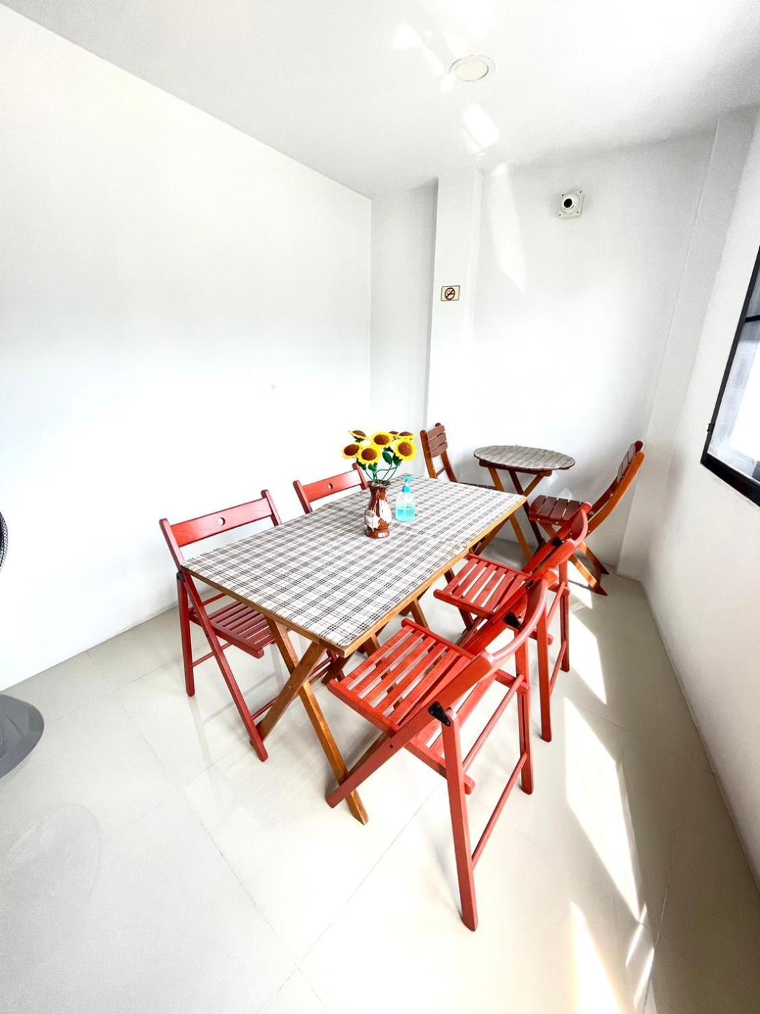 Inn Trog And Inn Soi (Adults Only) Bangkok Luaran gambar