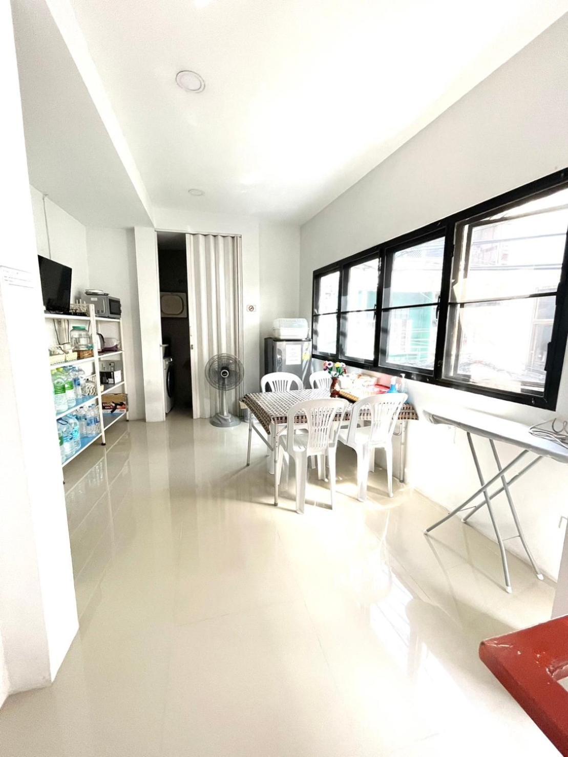 Inn Trog And Inn Soi (Adults Only) Bangkok Luaran gambar