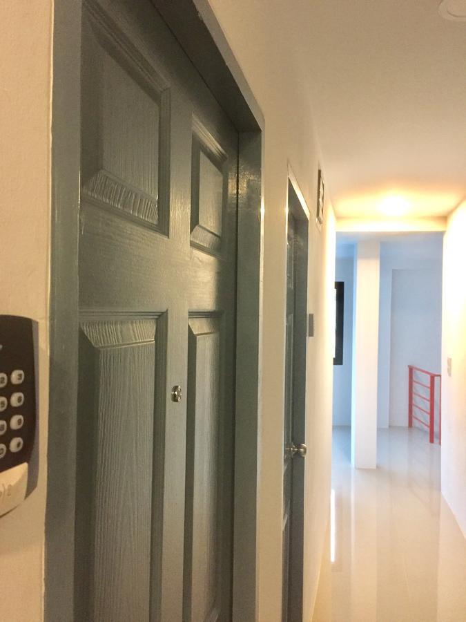 Inn Trog And Inn Soi (Adults Only) Bangkok Luaran gambar
