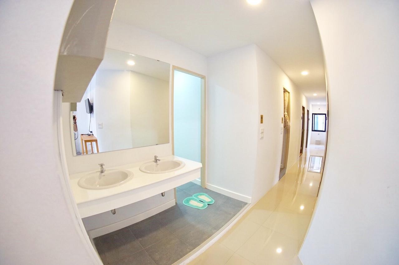 Inn Trog And Inn Soi (Adults Only) Bangkok Luaran gambar
